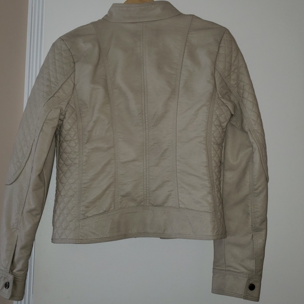 Jacket - Picture 3 of 4